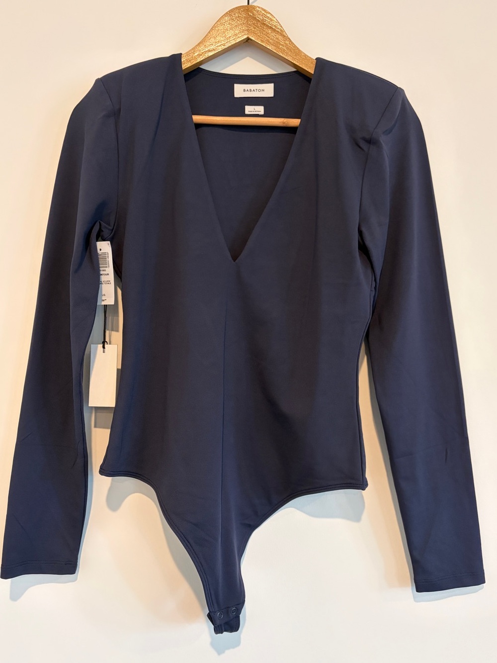 NWT Aritzia Babaton Contour Shoulder Pad VNeck Bodysuit Large Total Eclipse Navy